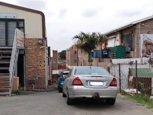 375 m² Commercial space in Silverglen