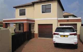 3 Bedroom House in Albertsdal