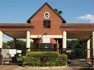 3 Bedroom House in Maroeladal