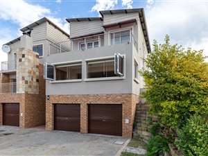 3 Bed Townhouse in Island View