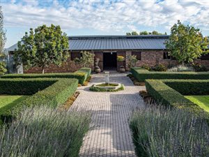 4 ha Farm in Bridle Park AH