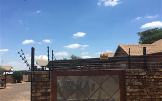 2 Bedroom House in Kyalami