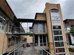 174 m² Commercial space in Lynnwood Glen