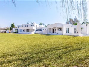 5 Bed House in Beaulieu
