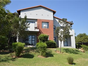 1 Bed Apartment in Jackal Creek Golf Estate