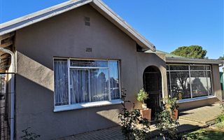 4 Bedroom House in Naval Hill