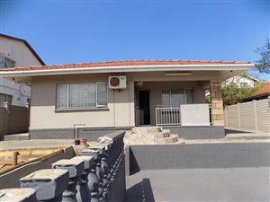 3 Bed House in Merebank East