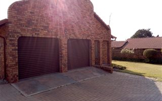 3 Bedroom House in Country View