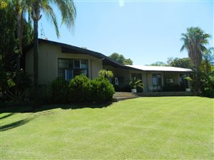 4 Bed House in Middelpos