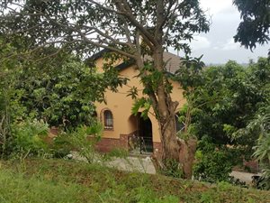 6 Bedroom House in Umhlatuzana
