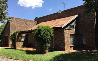 2 Bedroom Garden Cottage in Irene