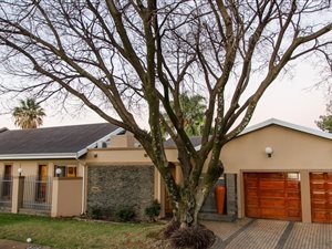4 Bed House in Roseville