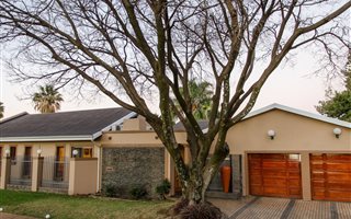 4 Bedroom House in Roseville
