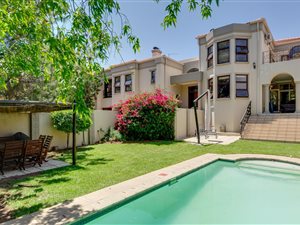 4 Bed House in Maroeladal