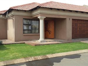 3 Bed House in Vanderbijlpark CE7