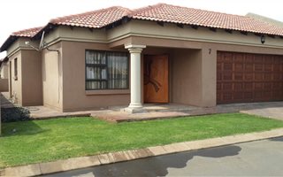 3 Bedroom House in Vanderbijlpark CE7