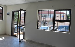 65 m² Retail Space in Edendale