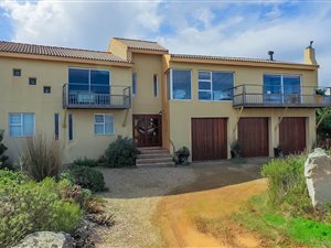 3 Bed House in Bettys Bay