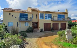 3 Bedroom House in Bettys Bay