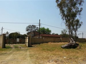 8566 m² Land available in Brentwood Park