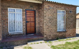 2 Bedroom House in Nyanga