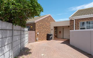 2 Bedroom House in Vredekloof Heights