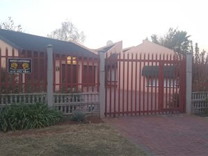 3 Bed House in Helikon Park