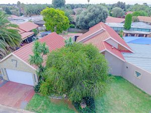 4 Bedroom House in Petersfield
