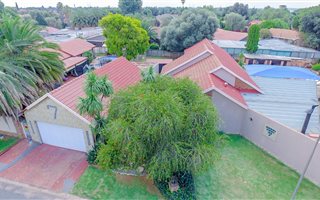 4 Bedroom House in Petersfield