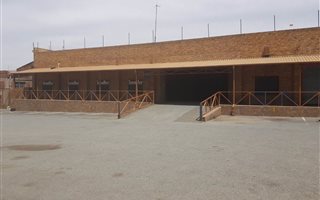 Retail space in Springs Central