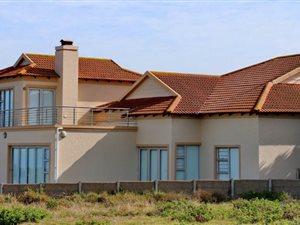 4 Bed House in Pienaarstrand