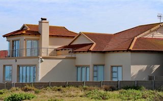 4 Bedroom House in Pienaarstrand