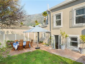 3 Bed House in Gardens