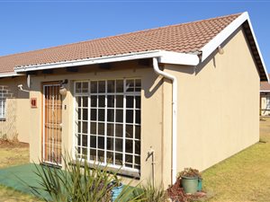 1 Bed Townhouse in Randpoort