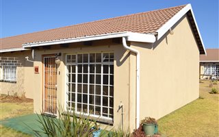 1 Bedroom Townhouse in Randpoort