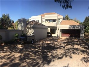 4 Bed House in Country Lane Estate