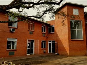 943 m² Commercial space in Hilton
