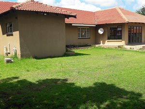 4 Bed House in Roodia