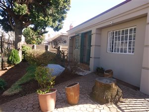 3 Bed House in Roodepoort North