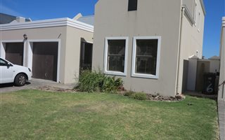 3 Bedroom House in Gordons Bay Central