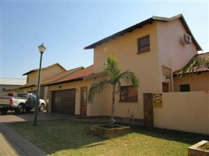 3 Bedroom Townhouse in Rustenburg Central