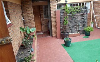 3 Bedroom Townhouse in Bedford Park