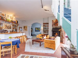 8 Bed House in Hout Bay and surrounds