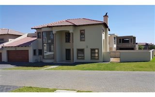 4 Bedroom House in Crescent Wood Country Estate