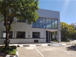 3000 m² Industrial space in Rooihuiskraal