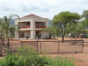 2.3 ha Land available in Rietfontein