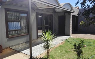 3 Bedroom House in Protea North