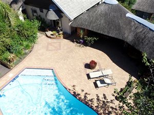 8 Bed House in Beacon Bay