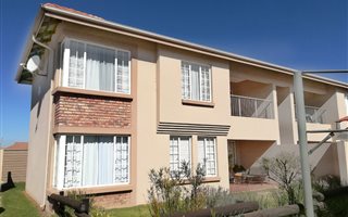 2 Bedroom Apartment in Brentwood