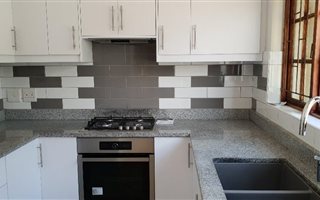 2 Bedroom Garden Cottage in Tableview